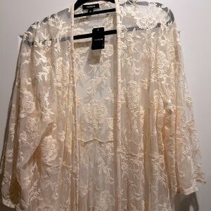 NWT Torrid Cream Lace and Mesh Kimono